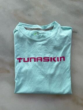 Tunaskin Logo Tee in Mint with Pink Text kids L